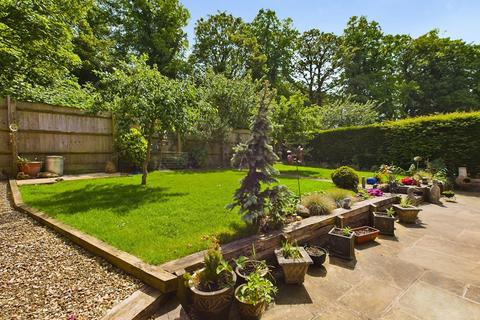 4 bedroom semi-detached house for sale - Jenkinson Road, Towcester, NN12