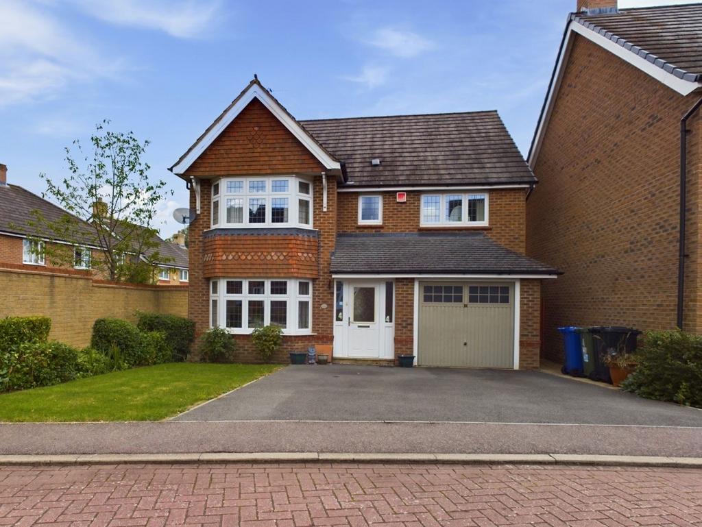 Meadow Bank, Towcester, NN12 4 bed detached house for sale £425,000