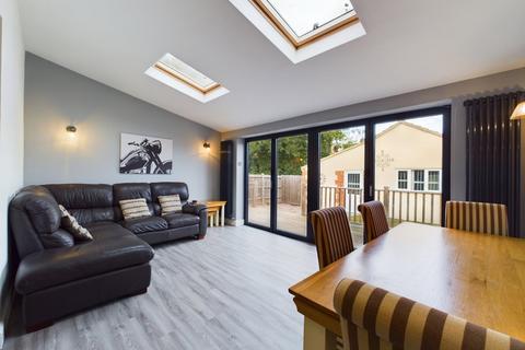 3 bedroom semi-detached house for sale - Bickerstaffes Road, Towcester, NN12