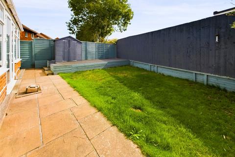 6 Plessey Close, Towcester, NN12 6HY