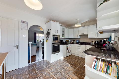 6 Plessey Close, Towcester, NN12 6HY
