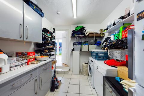 6 Plessey Close, Towcester, NN12 6HY