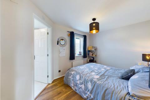 6 Plessey Close, Towcester, NN12 6HY