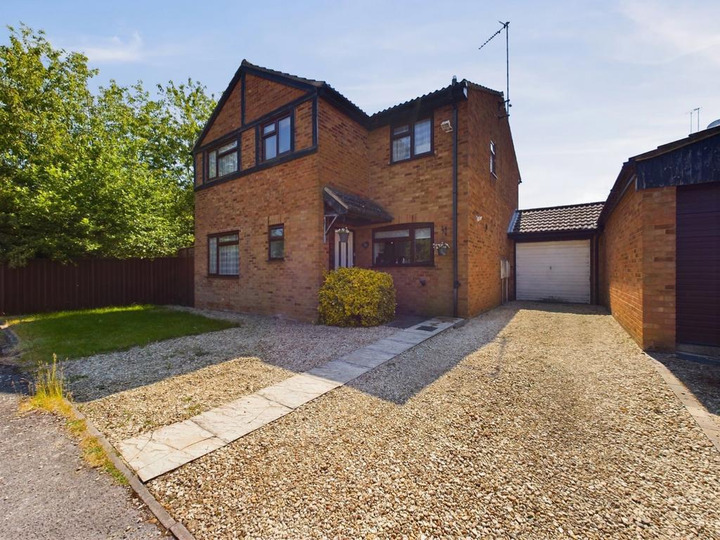 Southgate Drive, Towcester, NN12 4 bed detached house for sale £350,000