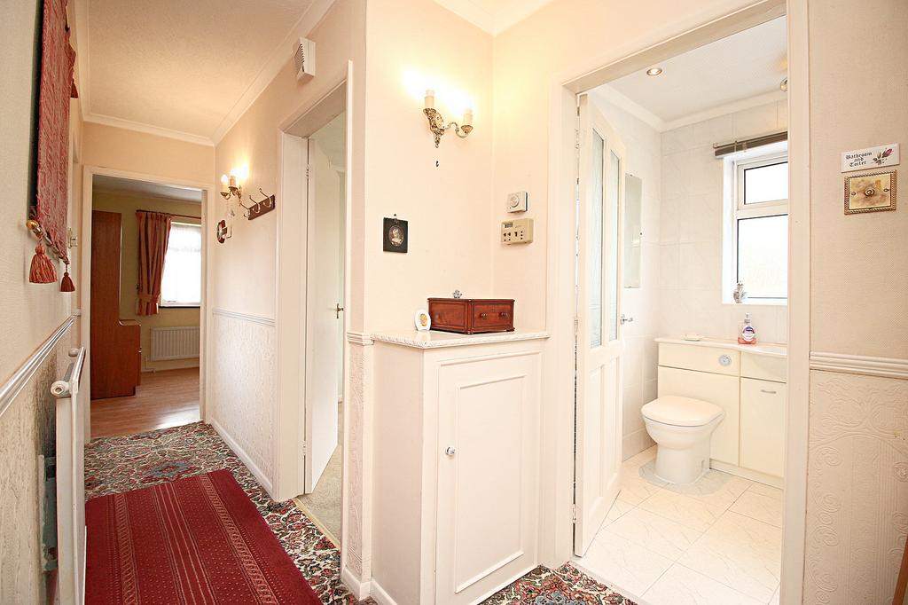 Colby Drive, Thurmaston, LE4 3 bed semidetached bungalow £275,000