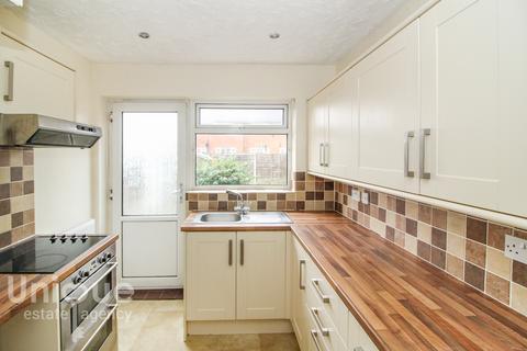30 Bowfell Close, Blackpool, FY4 4SQ