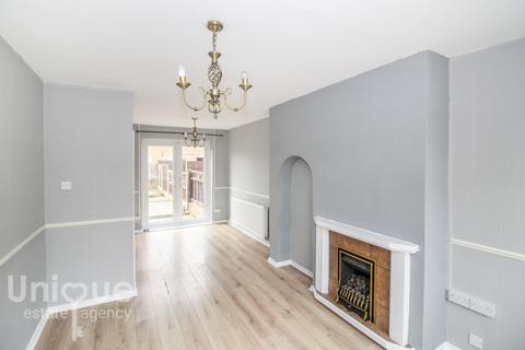 30 Bowfell Close, Blackpool, FY4 4SQ