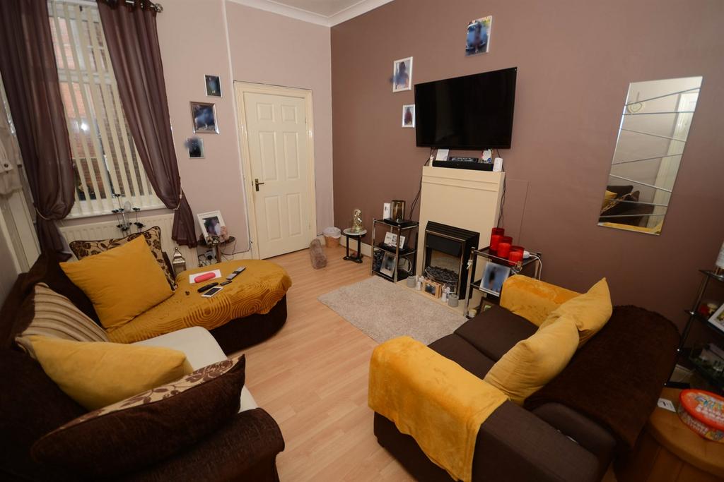 Reading Road, South Shields 2 bed flat for sale £59,950