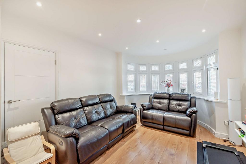 Kings Road, Harrow, HA2 3 bed terraced house for sale £560,000
