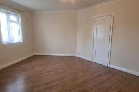 2 bedroom apartment to rent, Staines-upon-Thames,  Surrey,  TW18