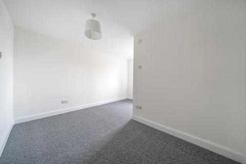 1 bedroom apartment to rent, Buckingham Road,  Aylesbury,  HP19