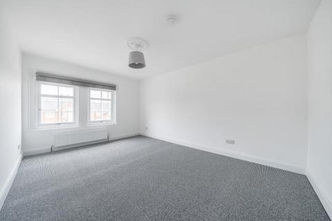 1 bedroom apartment to rent, Buckingham Road,  Aylesbury,  HP19