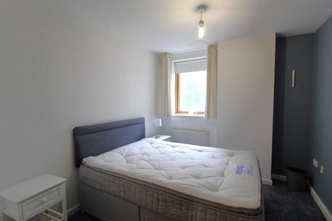 2 bedroom flat to rent, Bowman Lane, Hunslet, Leeds, West Yorkshire, LS10