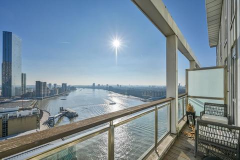 2 bedroom flat to rent, Belgrave Court, Canary Riverside, Canary Wharf, London, E14
