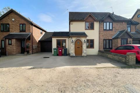 3 bedroom semi-detached house for sale - Camm Cottages, Springfield Road, Slough, Berkshire, SL38PX