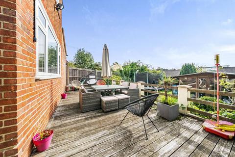 37 Biggin Way, London, SE19 3XF