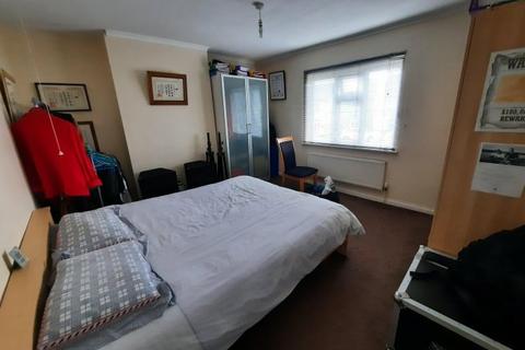 3 bedroom house share to rent - Crowther Road