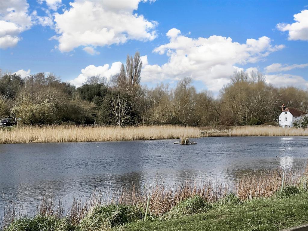 Lumley Road, Emsworth, Hampshire 3 bed semidetached house for sale £