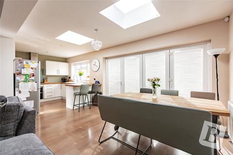 1 Dee Close, Upminster, RM14 1QD