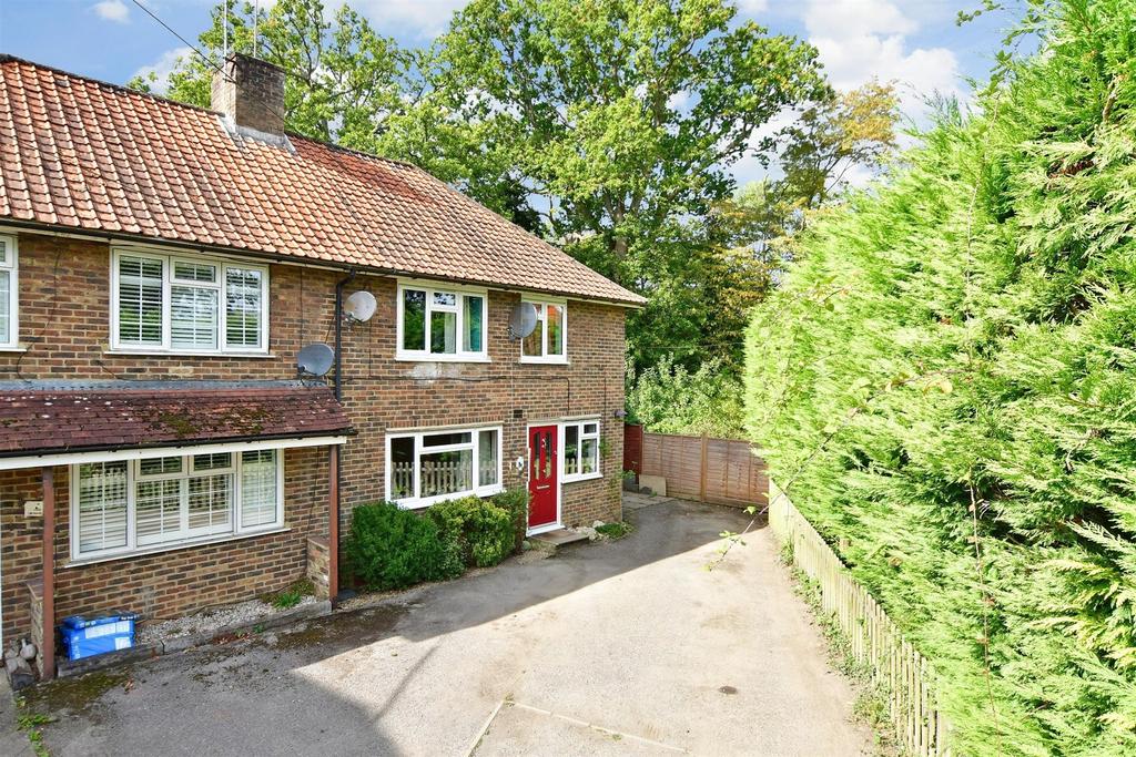 Russ Hill, Charlwood, Surrey 3 bed semidetached house for sale £400,000
