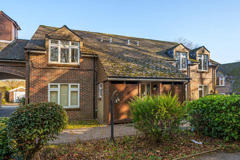 1 bedroom retirement property for sale, Thornton End, Holybourne, Alton, Hampshire, GU34