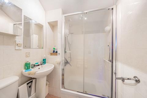 1 bedroom retirement property for sale, Thornton End, Holybourne, Alton, Hampshire, GU34