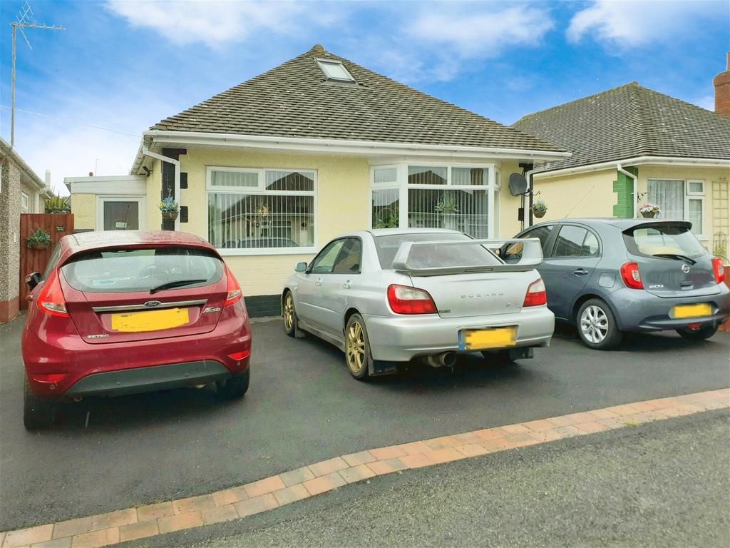 Marion Road, Prestatyn, Denbighshire LL19 7DH 3 bed detached bungalow