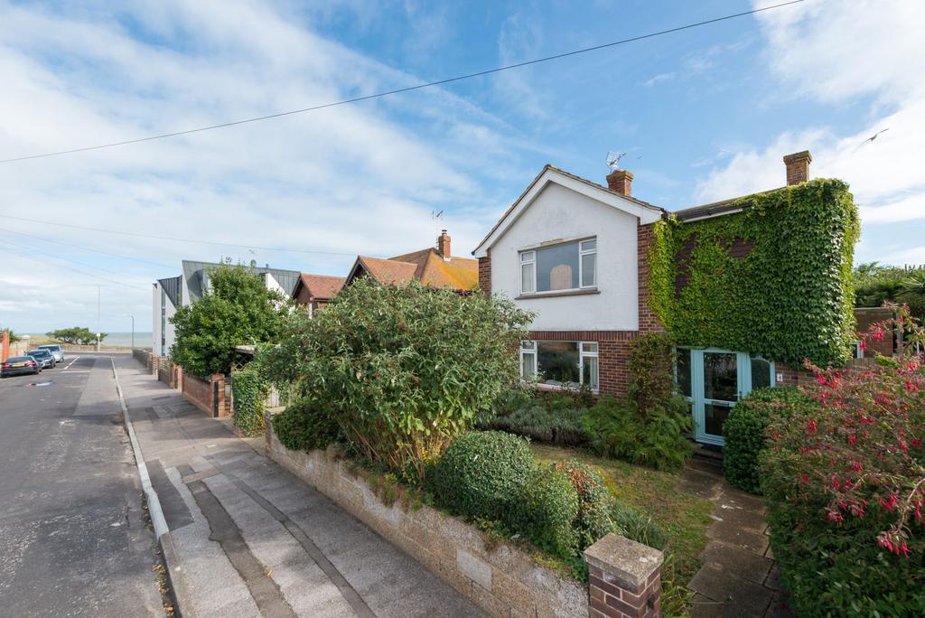 Westleigh Road, WestgateOnSea, CT8 4 bed detached house for sale £