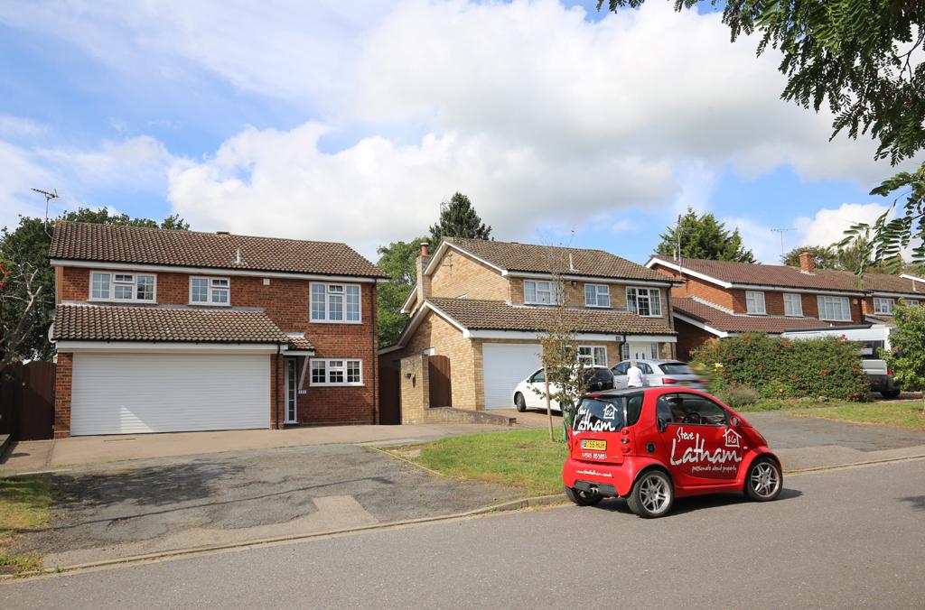 Cotefield Drive, Leighton Buzzard LU7 4 bed detached house for sale £