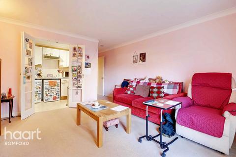 2 bedroom apartment for sale - Longdon Court, Junction Road, Romford