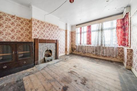 100 Aviemore Way, Beckenham, BR3 3RT