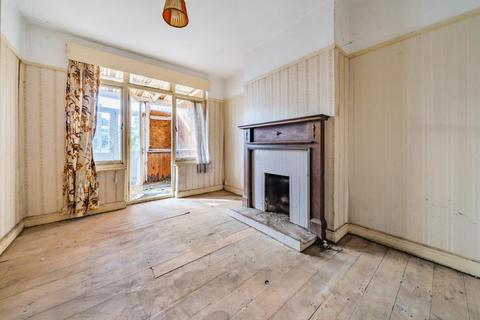 100 Aviemore Way, Beckenham, BR3 3RT