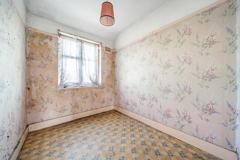 100 Aviemore Way, Beckenham, BR3 3RT