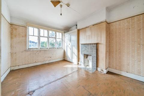 100 Aviemore Way, Beckenham, BR3 3RT