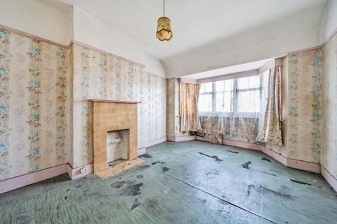 100 Aviemore Way, Beckenham, BR3 3RT