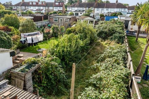 100 Aviemore Way, Beckenham, BR3 3RT