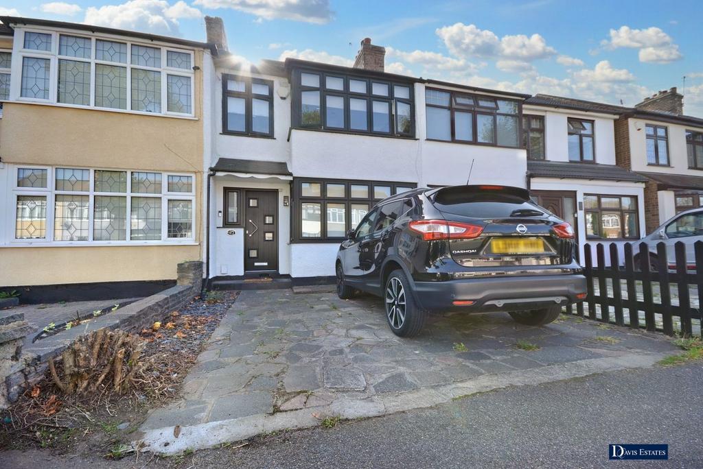Birch Crescent, Ardleigh Green, Hornchurch, RM11 3 bed terraced house