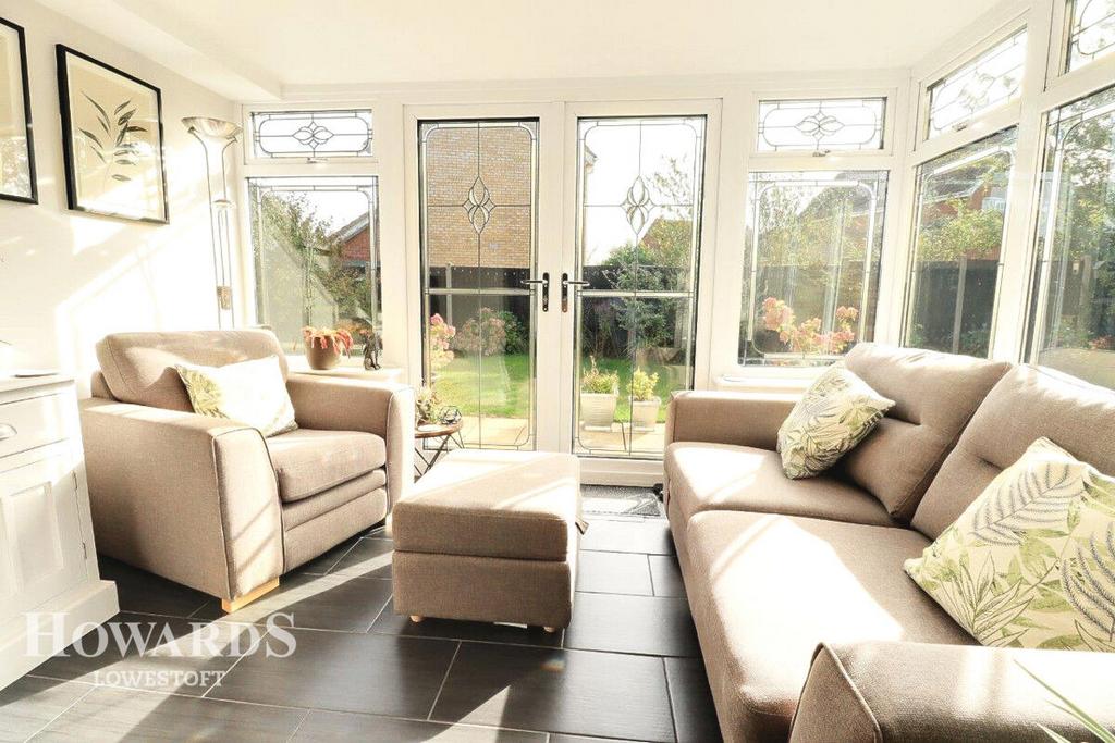 Anchor Way, Carlton Colville 4 bed detached house for sale £350,000