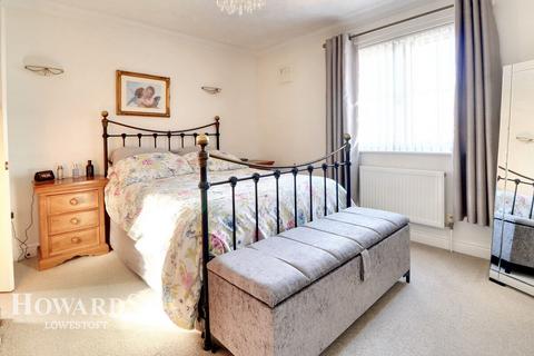 2 Anchor Way, Carlton Colville, Lowestoft, NR33 8GR
