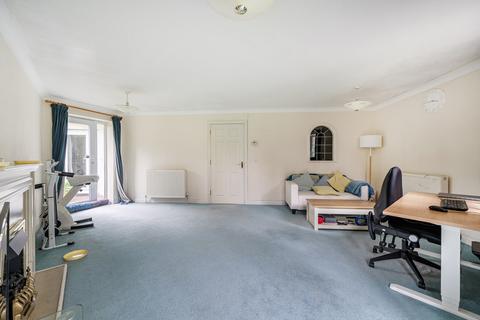 2 bedroom flat for sale, The Dell, Southampton, Hampshire, SO15