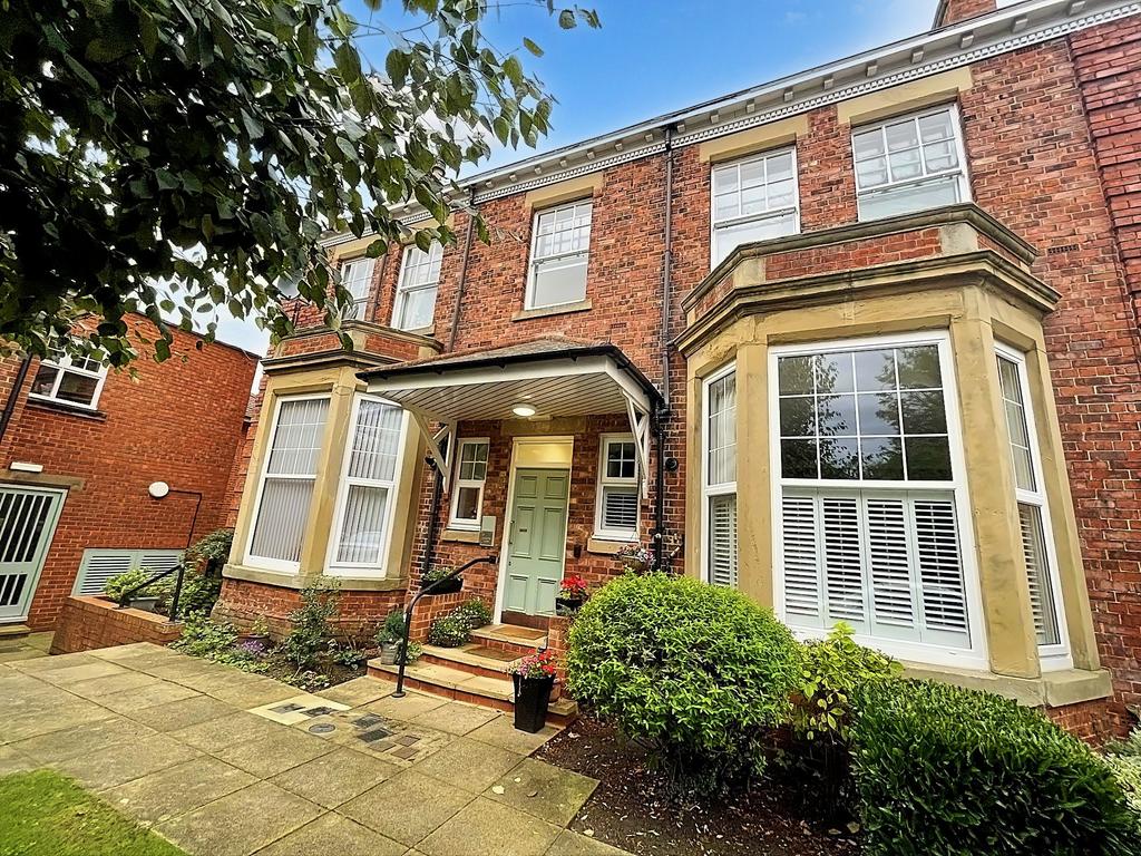 North Avenue, Harton, South Shields, Tyne and Wear, NE34 6AX 2 bed flat
