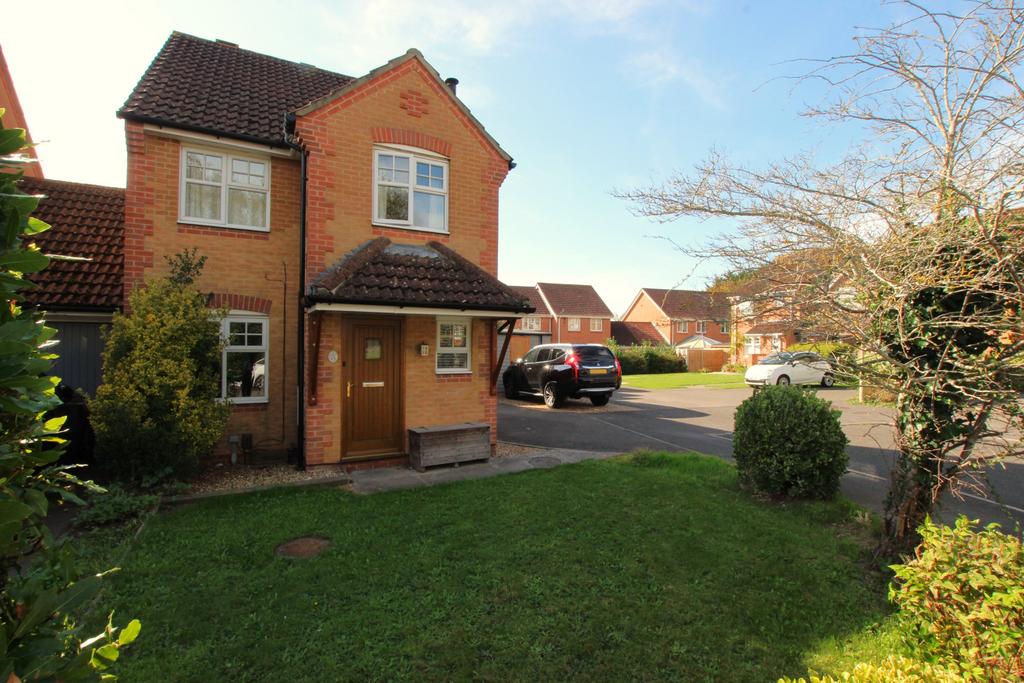 Forsythia Close, Denvilles 3 bed link detached house for sale £399,500