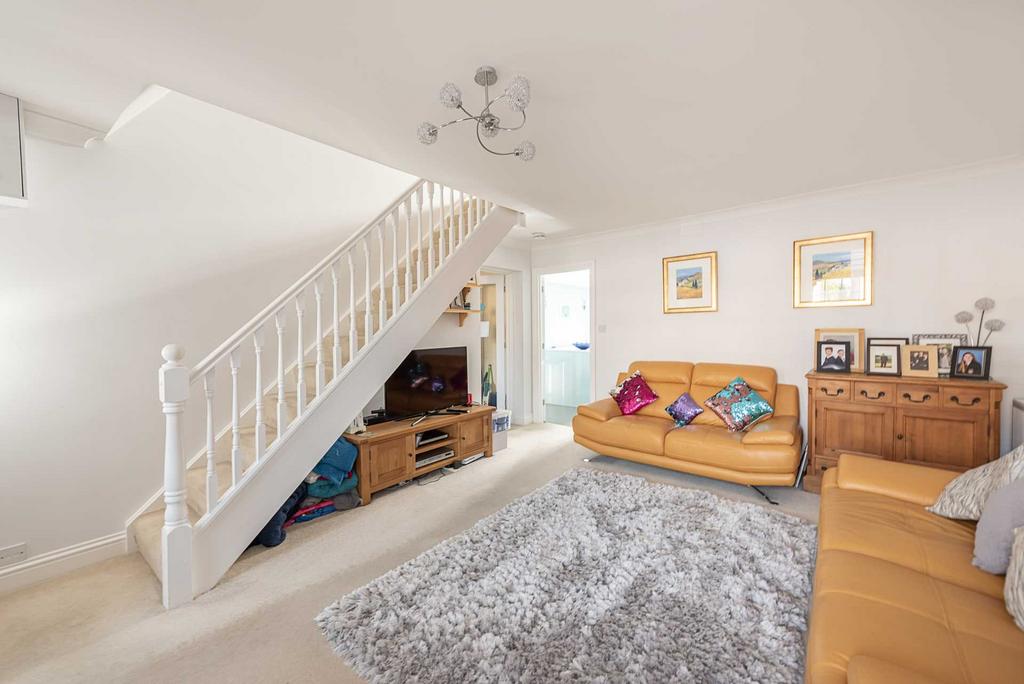 Grove Gardens, Tring 3 bed semidetached house for sale £569,000