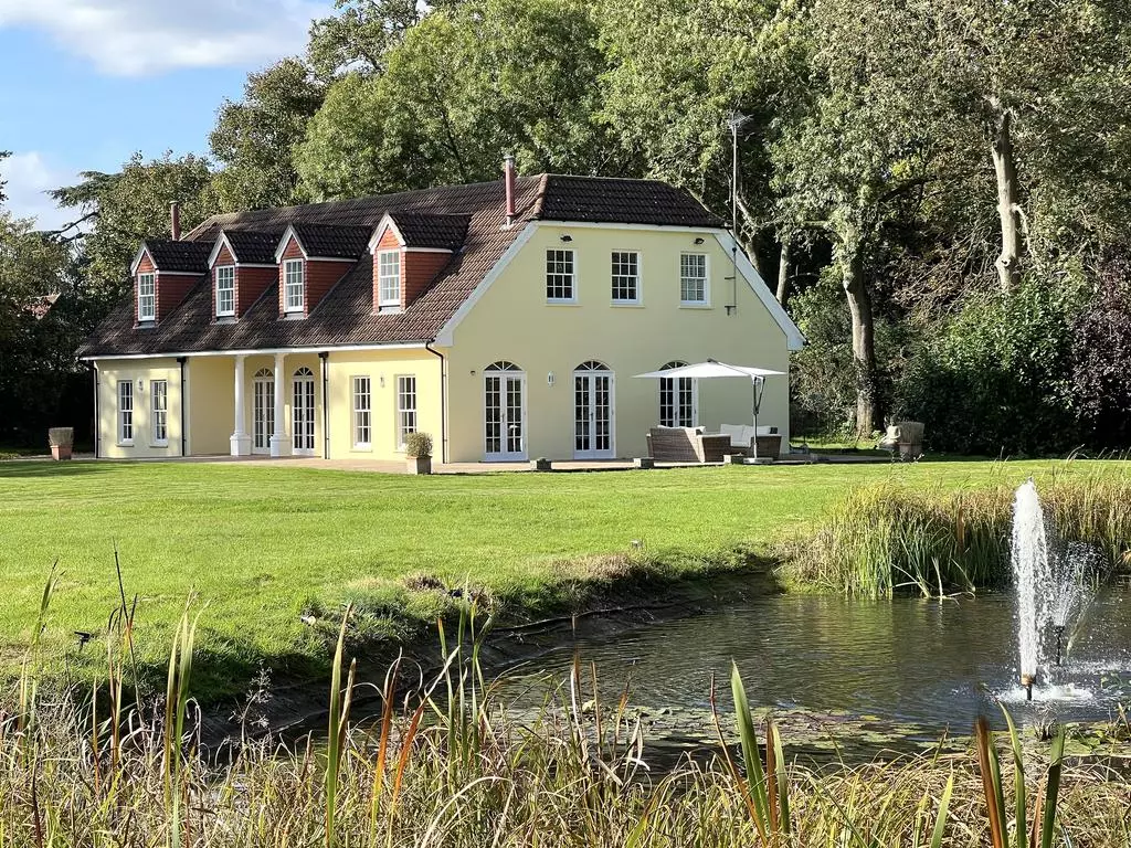 7 bedroom country house for sale
