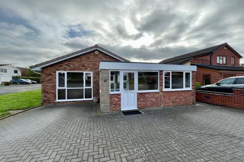 3 bedroom bungalow for sale - Kingsway Road,  Leicester, LE5