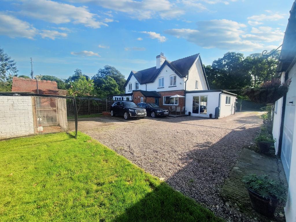 1, The Larches, Watling Street, Berrymill, Shropshire SY7 3 bed semi