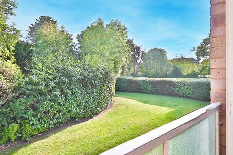 20, Park Court Park Road, New Malden, KT3 5AE