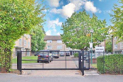 20, Park Court Park Road, New Malden, KT3 5AE