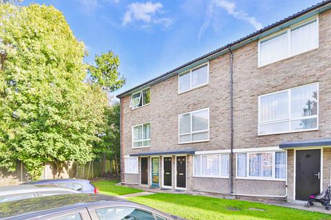 20, Park Court Park Road, New Malden, KT3 5AE