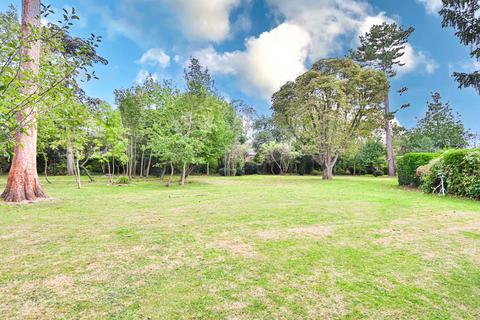 20, Park Court Park Road, New Malden, KT3 5AE